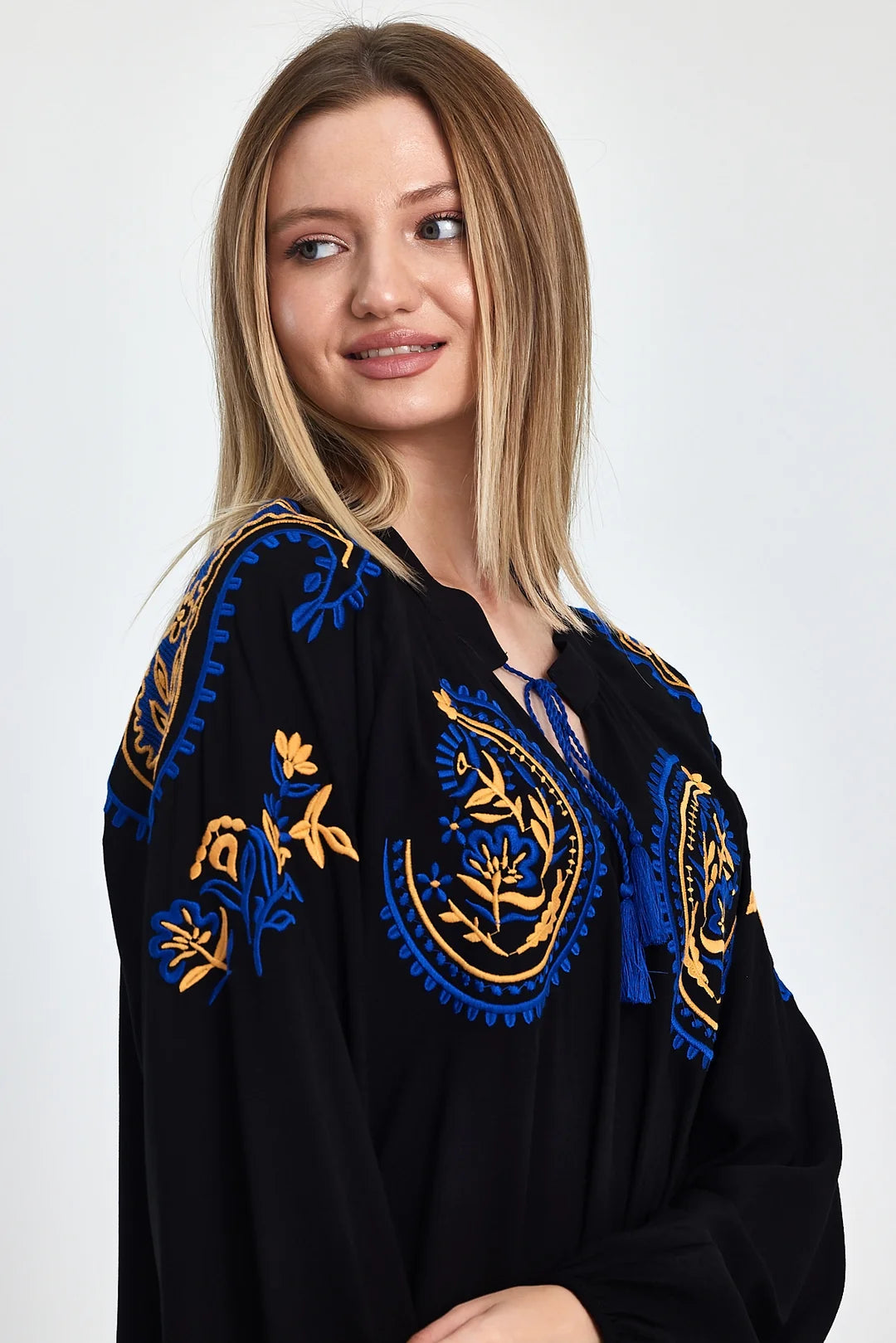 Oriental Breeze Nakış Detaylı Elbise