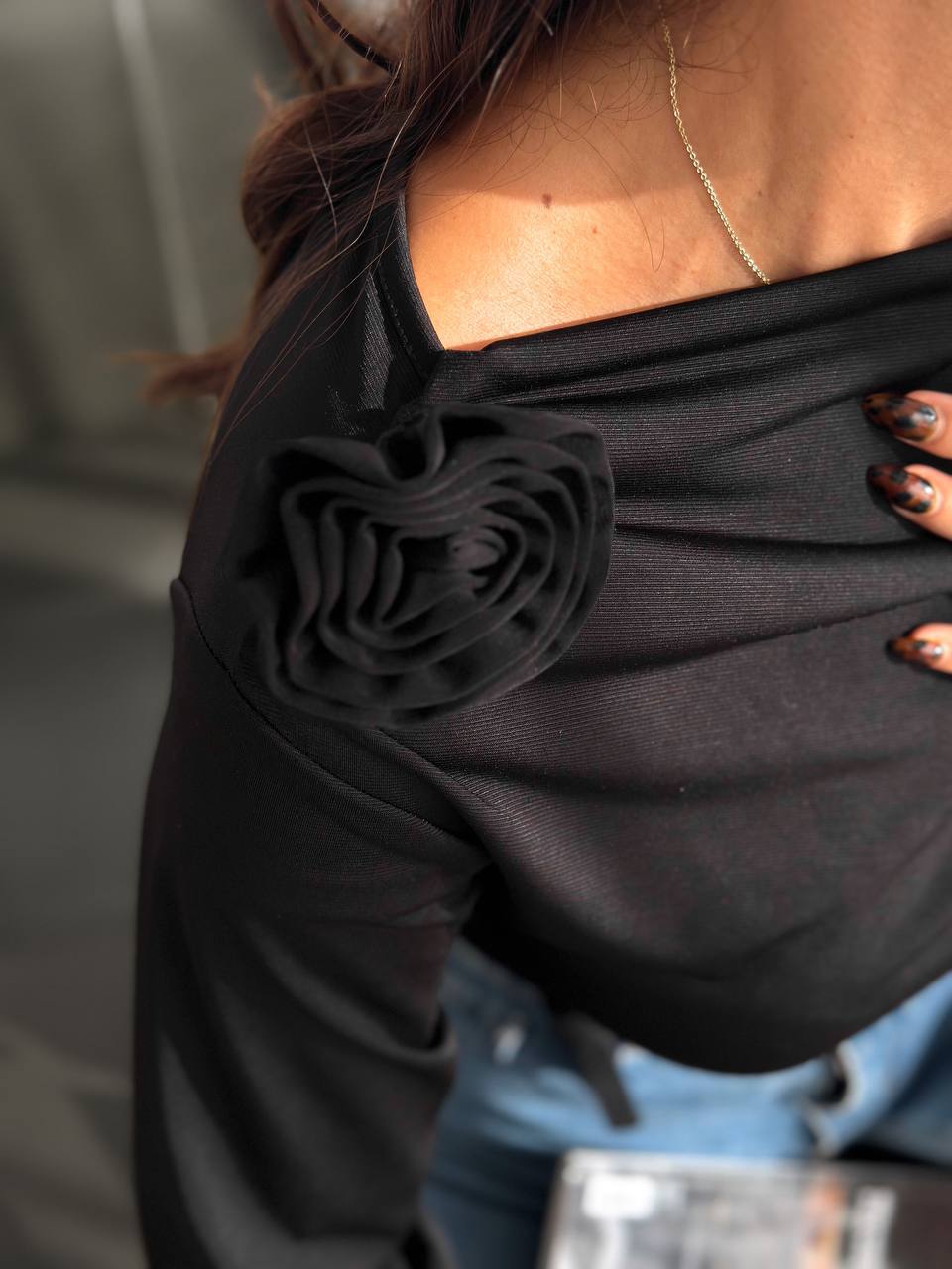 Gül Detaylı Drape Bluz