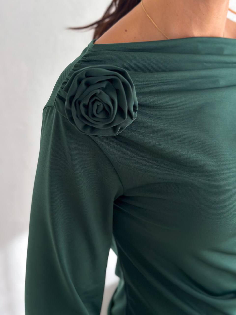Gül Detaylı Drape Bluz