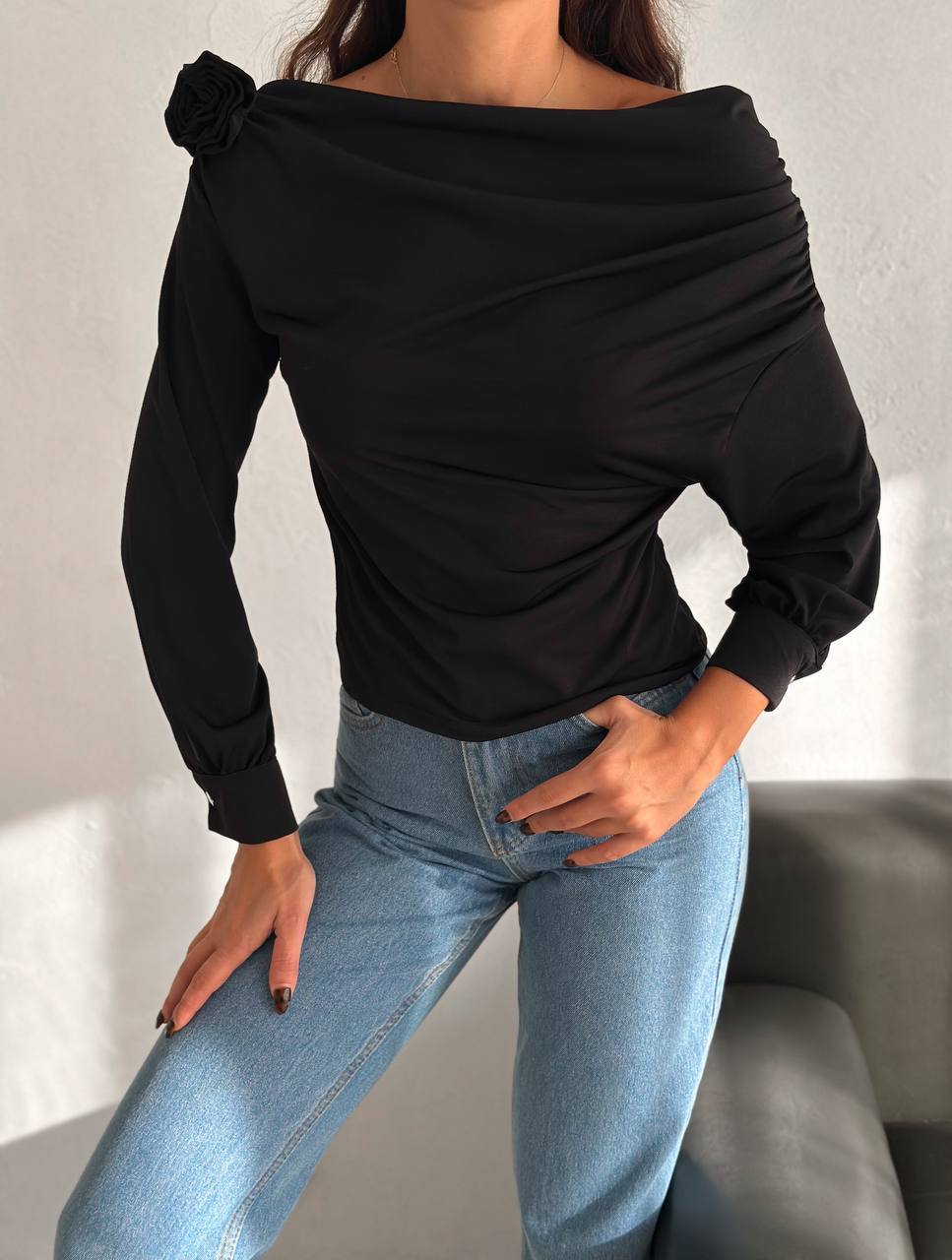 Gül Detaylı Drape Bluz