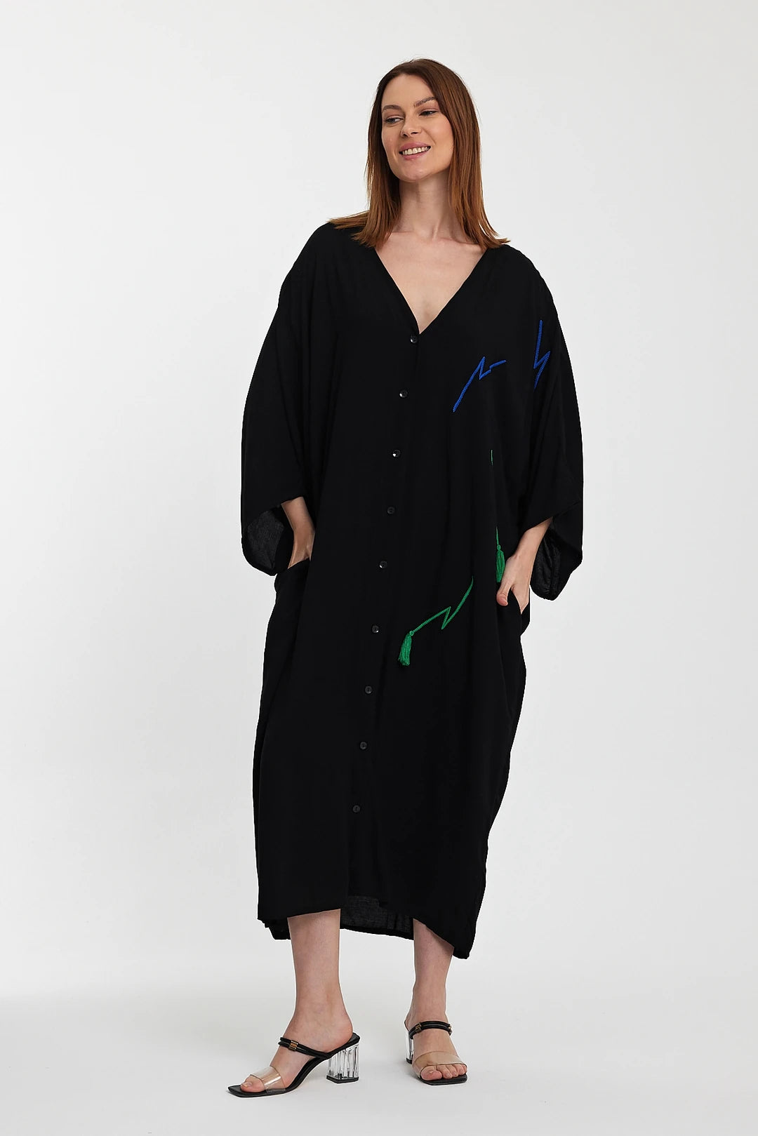 Günlük Şık Oversize Nakışlı Düğmeli Elbise